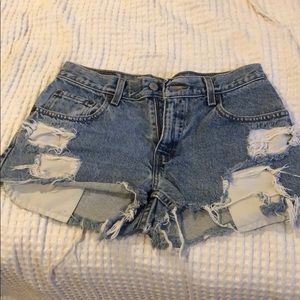 Levi’s 550 cut off denim shorts